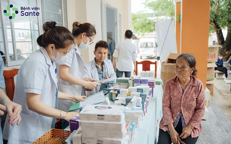 Free Medication Distribution for Local Residents - SANTE Hospital Binh Thanh, HCMC